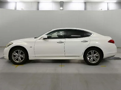 NISSAN FUGA