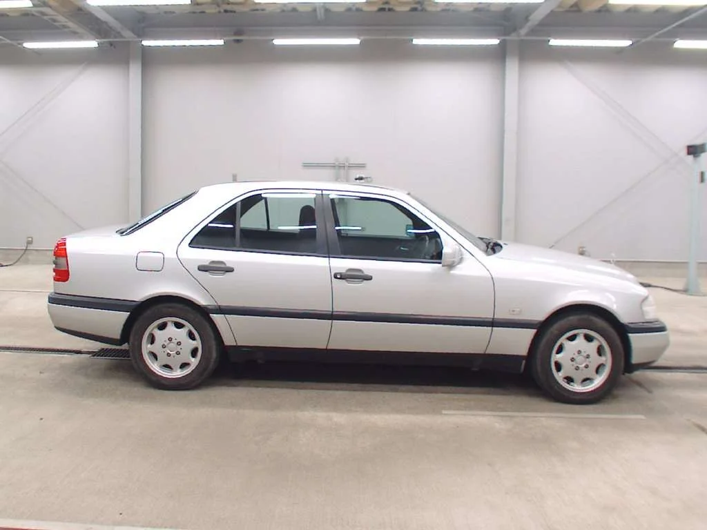 Mercedes-Benz C-Class  с аукциона в Японии