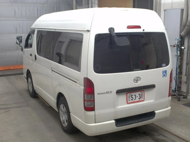 Toyota RegiusAce WELL CAB, миниатюра 2