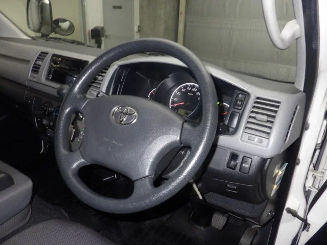 Toyota RegiusAce WELL CAB, миниатюра 3