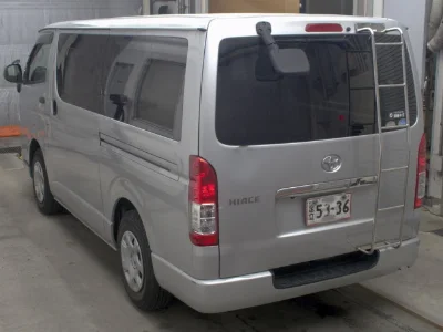 TOYOTA HIACE VAN
