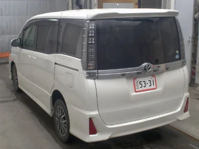TOYOTA VOXY