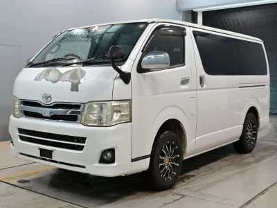 TOYOTA REGIUS VAN