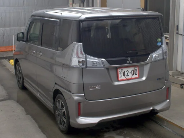Mitsubishi Delica CUSTOM HYBRID SV, миниатюра 2