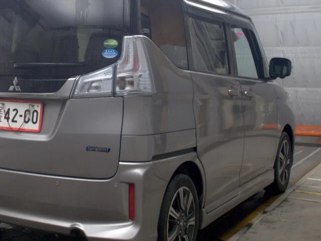 Mitsubishi Delica CUSTOM HYBRID SV, миниатюра 4
