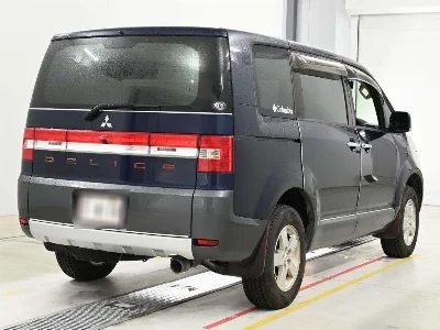 MITSUBISHI DELICA D5