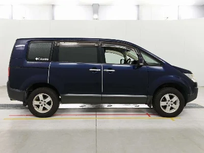 MITSUBISHI DELICA D5