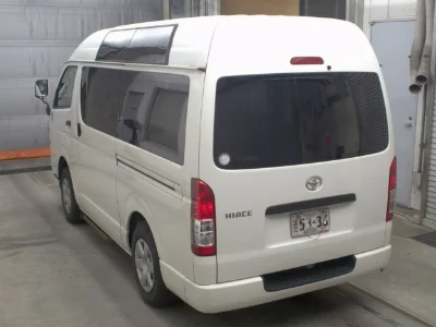 TOYOTA HIACE VAN