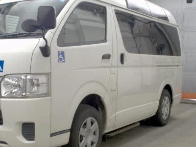 TOYOTA HIACE VAN