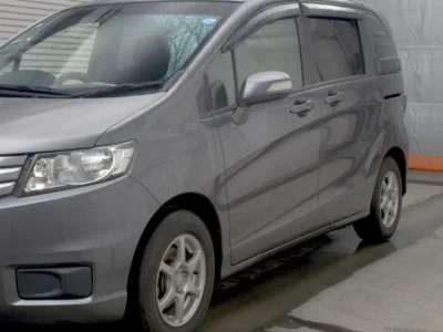 HONDA FREED SPIKE