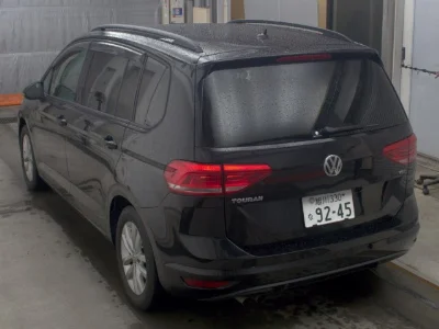 VOLKSWAGEN GOLF TOURAN