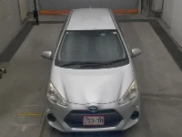 Цена авто Toyota Aqua с аукционов Японии, номер кузова NHP10, пробег 85 000, оценка 2