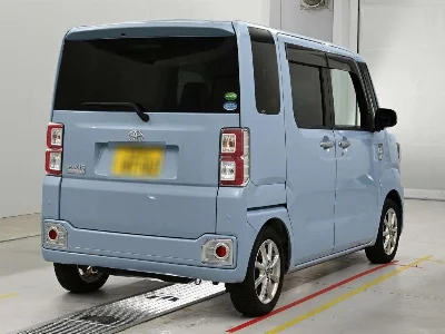 TOYOTA PIXIS MEGA