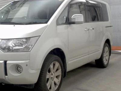 MITSUBISHI DELICA D5