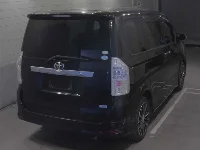 Цена авто Toyota Voxy с аукционов Японии, номер кузова ZRR75W, пробег 174 000, оценка 2