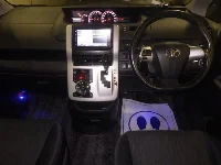 Цена авто Toyota Voxy с аукционов Японии, номер кузова ZRR75W, пробег 174 000, оценка 2
