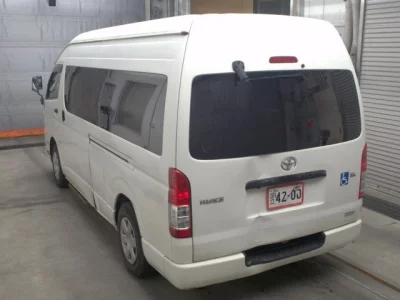 TOYOTA HIACE