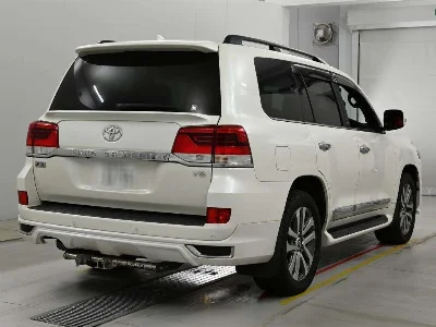 TOYOTA LAND CRUISER