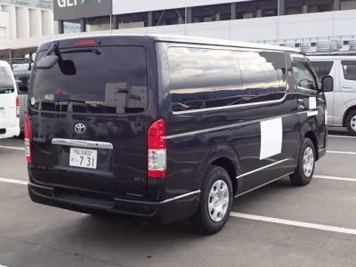 TOYOTA HIACE VAN