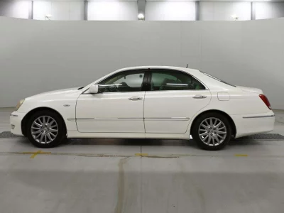 TOYOTA CROWN MAJESTA