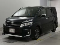 Цена авто Toyota Voxy с аукционов Японии, номер кузова ZRR80W, пробег 104 000, оценка 6