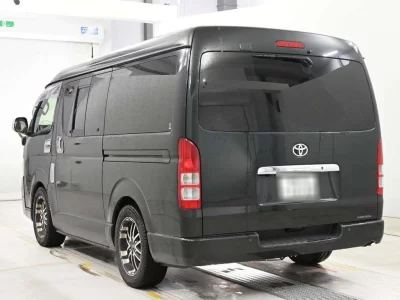 TOYOTA REGIUS VAN