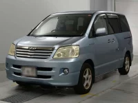 Цена авто Toyota Noah с аукционов Японии, номер кузова AZR60G, пробег 63 000, оценка 8