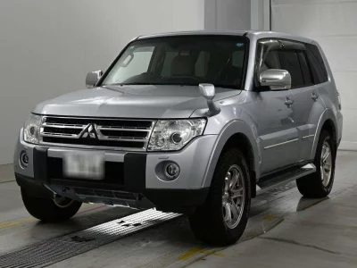 MITSUBISHI PAJERO