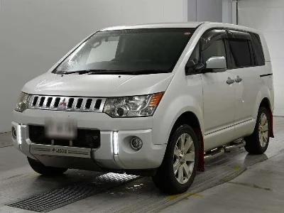 MITSUBISHI DELICA D5