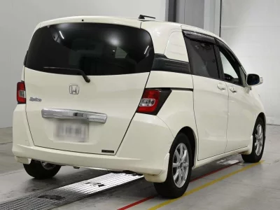 HONDA FREED SPIKE