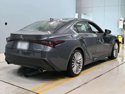 LEXUS IS