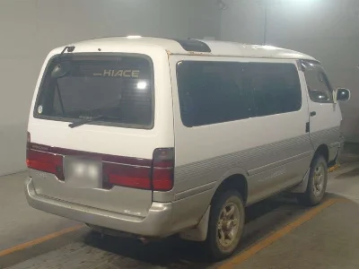 TOYOTA HIACE