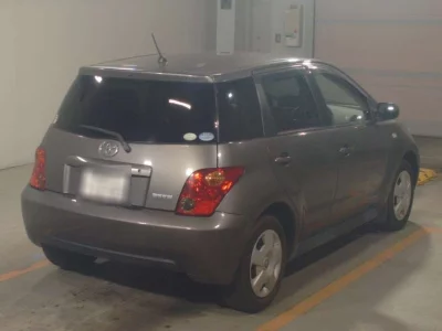 TOYOTA IST