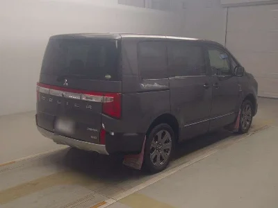 MITSUBISHI DELICA D5