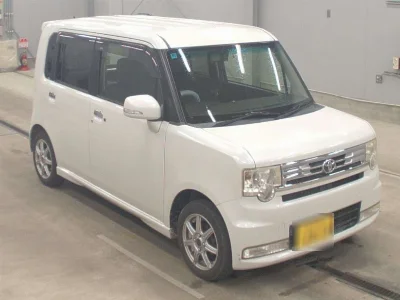 TOYOTA PIXIS SPACE