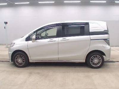 HONDA FREED SPIKE