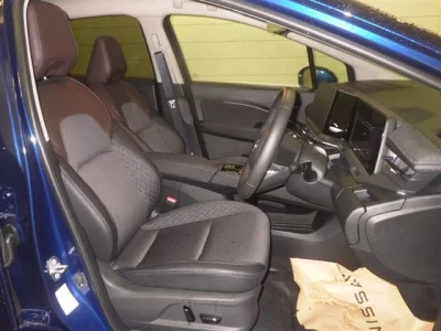 NISSAN AURA