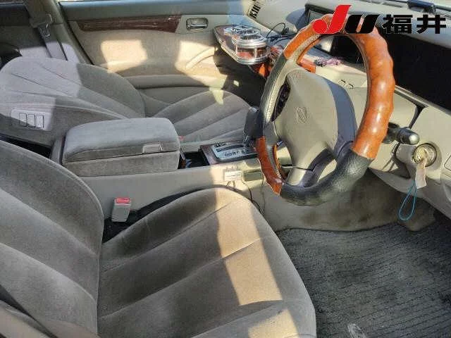 Nissan Cedric  с аукциона в Японии