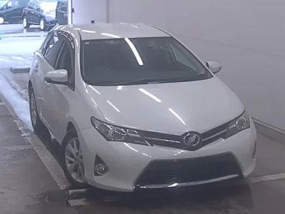 TOYOTA AURIS