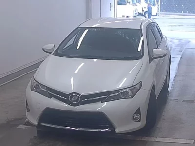 TOYOTA AURIS