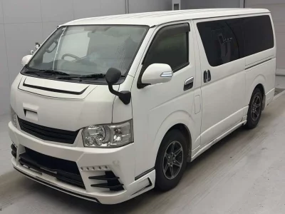 TOYOTA HIACE VAN