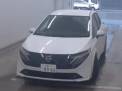 NISSAN AURA