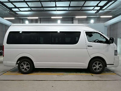 TOYOTA HIACE