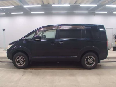 Mitsubishi DELICA D5