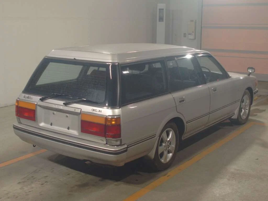 Toyota Crown Wagon  с аукциона в Японии
