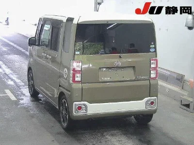 DAIHATSU WAKE