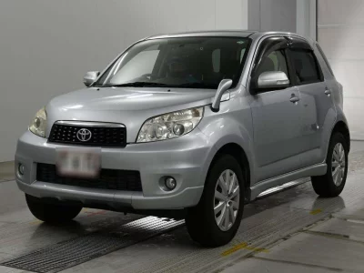 TOYOTA RUSH