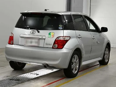 TOYOTA IST