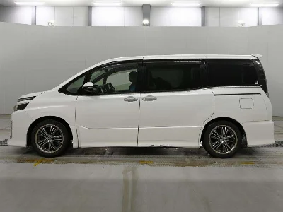 Статистика аукционов Toyota Voxy