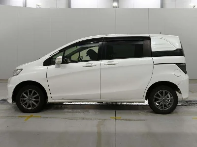 HONDA FREED SPIKE